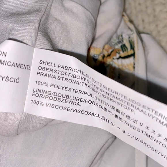 J.O.A floral vacay romper size large - Picture 11 of 12